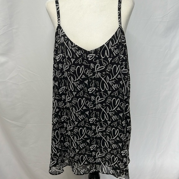 TORRID | SOPHIE CHIFFON SWING CAMI Graffiti Love Hearts | Size 1 - Picture 3 of 5